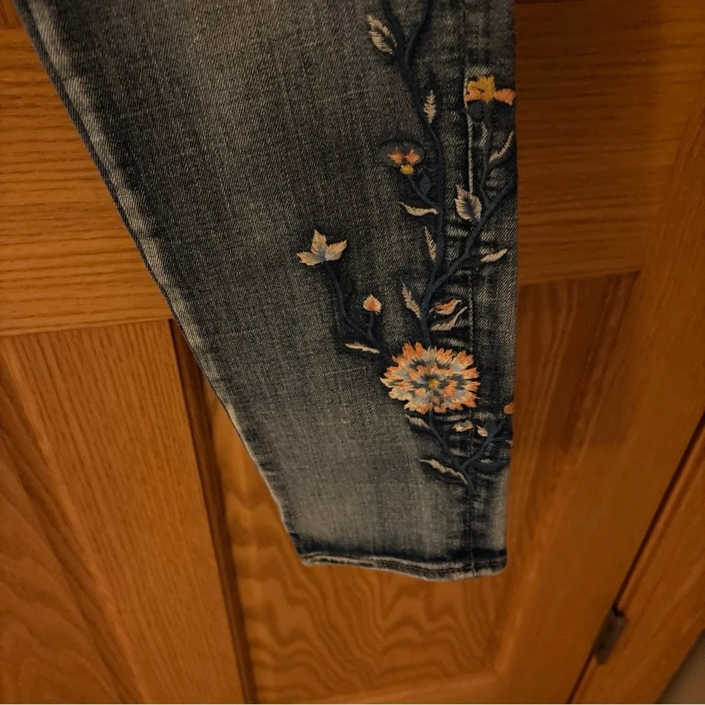 DRIFTWOOD Jackie High Rise Blue Floral Embroidered Skinny Jeans - Picture 4 of 8